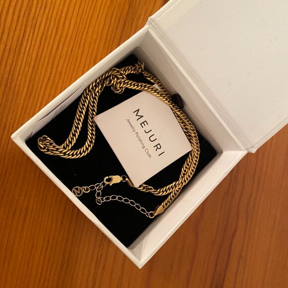 Mejuri Gold Double Curb Chain Necklace - Picture 7 of 7
